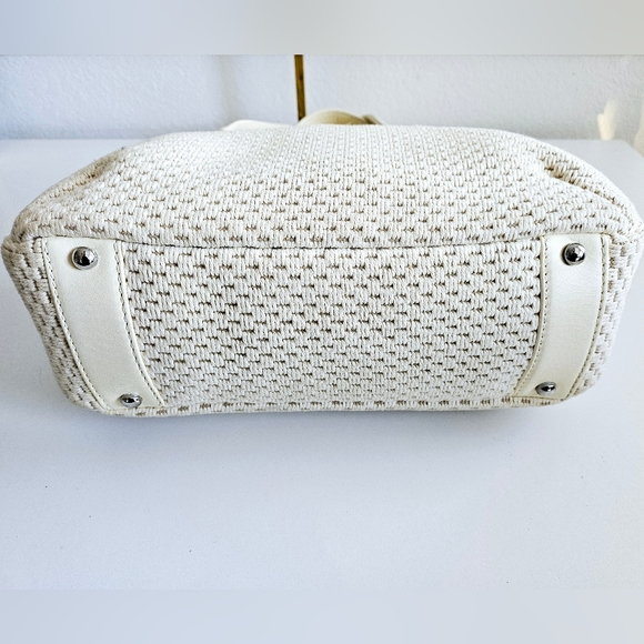 Chanel Cream Knit Canvas & Leather Shoulder Bag - Picture 10 of 12